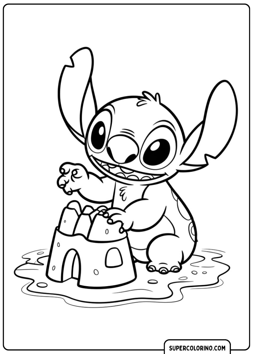 Stitch bouwt een zandkasteel op het strand.